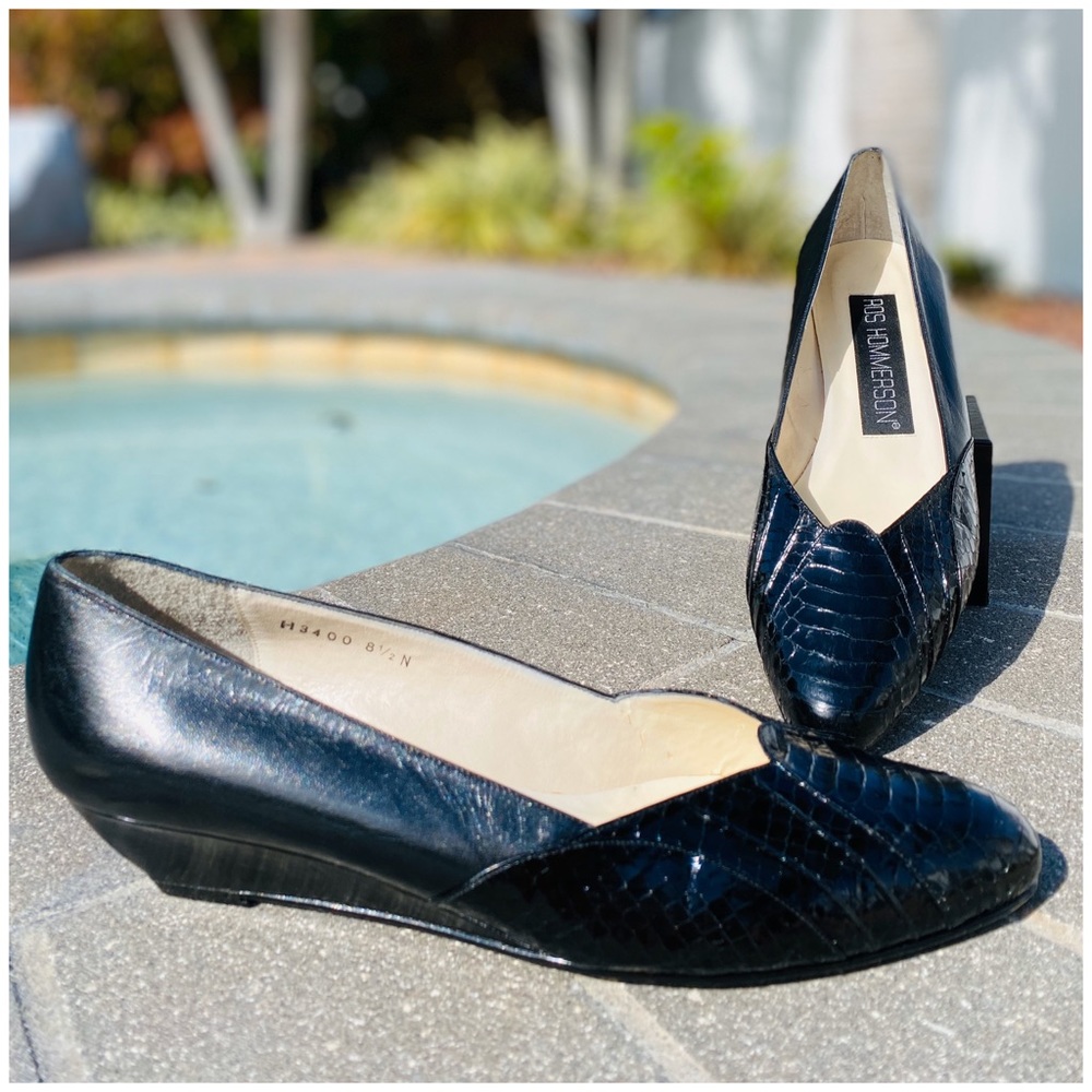 NWOT Vintage Almond Toe Leather Snakeskin Wedges